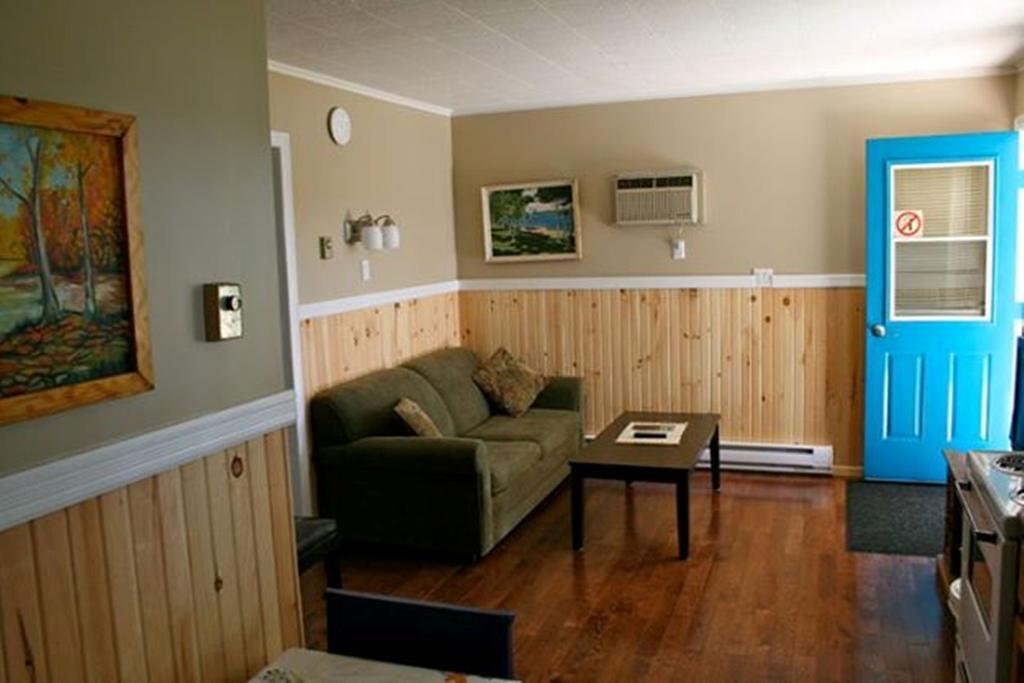 Lanes Riverhouse Inn & Cottages Montague ภายนอก รูปภาพ
